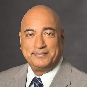 מה המשמעות של התפטרות ראש יחידת שרותי היצור של אינטל ואיך זה קשור לישראל