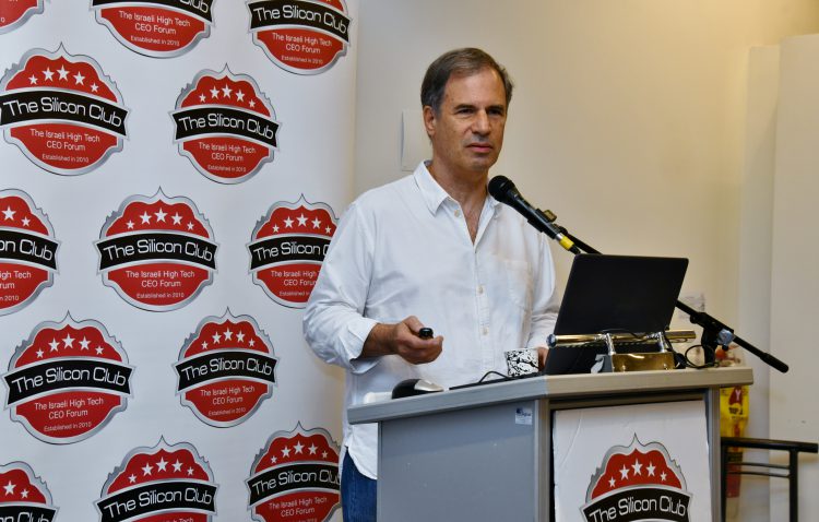 האסטרונאוט איתן סטיבה במפגש הסיליקון קלאב, 27/12/2022. צילום: שמואל אוסטר