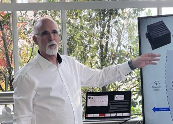 מני צרפתי, מנהל אזורי של צוות ארכיטקטי פתרונות ברד האט. צילום: אבי בליזובסקי