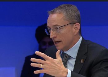 מנכ"ל אינטל פט גלסינגר בדאבוס, ינואר 2023. צילום מסך מתוך אתר הפורום הכלכלי העולמי