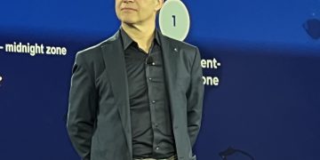 ג'אן פאולו באסי, סגן נשיא בכיר ל-3DEXPERIENCE בדאסו סיסטמס באירוע 3DEXPERIENCE WORLD בנאשוויל. צילום: אבי בליזובסקי