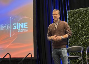 מנכ"ל רינג מבית אמזון ג'יימי סמירנוף, בכנס 3Dexperience world 2023 שהתקיים בנאשוויל. צילום: אבי בליזובסקי