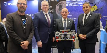 מימין לשמאל אורי אורון, שמעון שריד, דר וולת'ר פלצר, וכפיר דמרי, קרדיט רונן חורש לע''ממימין לשמאל אורי אורון, שמעון שריד, דר וולת'ר פלצר, וכפיר דמרי, קרדיט רונן חורש לע''מ