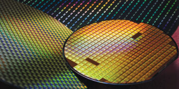 מבט צופה עתיד אל העולם הטכנולוגי