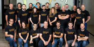 צוות עובדי קוונטום סורס. צילום יחצ