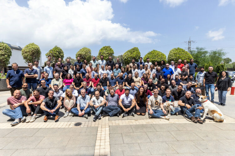 עובדי אוטוטוקס. צילום: איל טואג