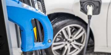 רכב חשמלי. מנוע צמיחה לתעשיית השבבים. המחשה: depositphotos.com