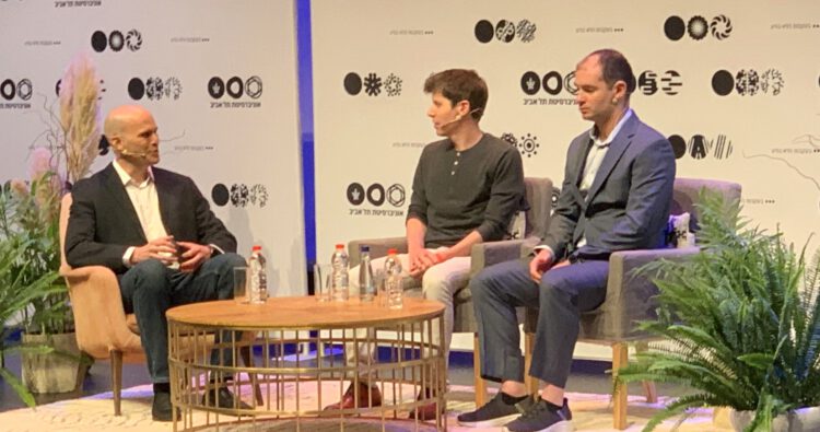 מימין לשמאל: ד"ר איליה סוצקובר, מדען ראשי, Open AI , סם אלטמן, מנכ"ל ומייסד Open AI, פרופ' נדב כהן, אוניברסיטת תל אביב, יוני 2023