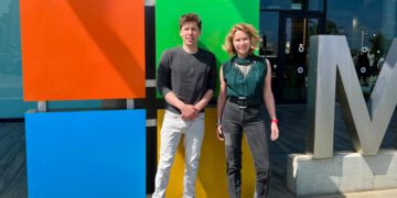 מיכל ברוורמן בלומנשטיק מנכ"לית מיקרוסופט מחקר ופיתוח בישראלוסם אלטמן מנכ"ל OPEN AI. צילום: אמיר ברקול