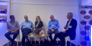 אורי תדמור ,סגן נשיא חברת KLA העולמית ונשיא KLA ישראל, רחלי גנות, מייסדת ומנכ"ל Ready Group, רן בר, מנכ"ל DTEC - המרכז להעצמת הדרוזים להייטק ודן ענבר, נשיא,חברת דל ישראל. צילום: איילת גרדמן