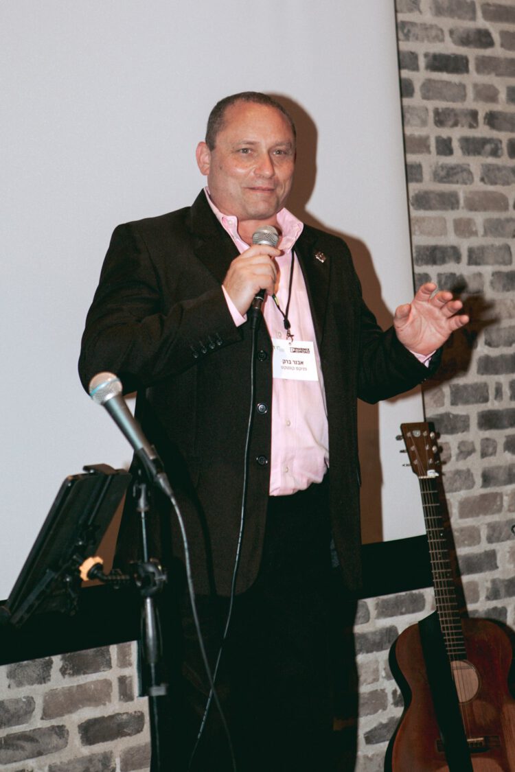 אבנר ברק, מנכ"ל פניקס קונטקט ישראל. צילום: לנצוז