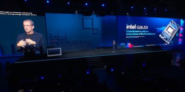 פט גלסינגר, מנכ"ל אינטל מדבר על מעבדי גאודי בהרצאת הפתיחה של כנס intel Innovation 2023 צילום: יח"צ אינטל