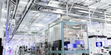 קו ייצור אינטל 4 במפעל אינטל באירלנד. צילום יחצ