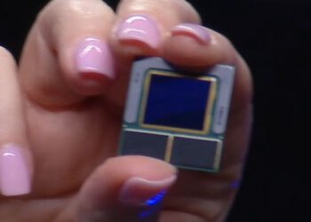 מעבד לונאר לייק הכמעט מוכן של אינטל שהוצג בתערוכת CES 2024.