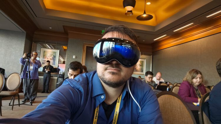 משקפי אפל ויז’ן מודל 2024. צילום: צבי שחר, קופטרדיל