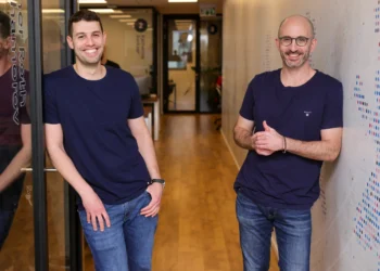 מייסדי run:ai, רונן דר (מימין), ועמרי גלר צילום: run:ai