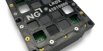 ניסוי חומרים מודפסים של סטרטסיס שיטוס לירח לבחינה בסביבת הקרינה שם. צילום יחצ