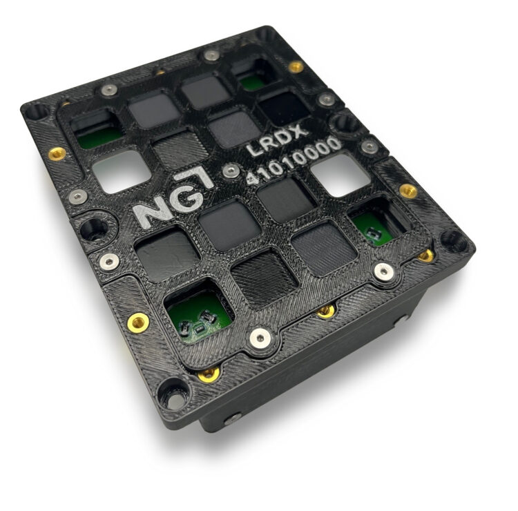 ניסוי חומרים מודפסים של סטרטסיס שיטוס לירח לבחינה בסביבת הקרינה שם. צילום יחצ