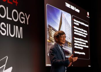 בסימפוזיון הטכנולוגי ד"ר קווין ז'אנג, סגן נשיא בכיר לפיתוח עסקי של TSMC בסימפוזיון הטכנולוגי של החברה באמסטרדם, 14/5/2024. צילום יחצ