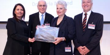 ד"ר מריה מרסד, לשעבר נשיאת TSMC אירופה זכתה בפרס מובילי התעשייה בכנס ChipEX2024