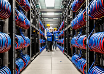 מחשב העל אורורה. צילום: דוברות אינטל