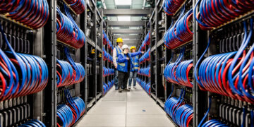 מחשב העל אורורה. צילום: דוברות אינטל