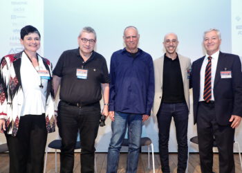 משתתפי הפאנל בכנס הבכירים של ChipEX2024. מימין: שלמה גרדמן, ASG; רימון אגאיבי, סמסונג; גדעון בן צבי, ולנס; תמרה בקשט, VISIC. צילום: ניב קנטור