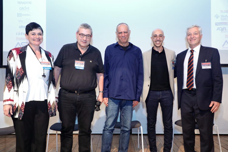 משתתפי הפאנל בכנס הבכירים של ChipEX2024. מימין: שלמה גרדמן, ASG; רימון אגאיבי, סמסונג; גדעון בן צבי, ולנס; תמרה בקשט, VISIC. צילום: ניב קנטור