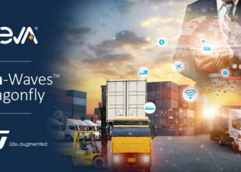 סיוה סיפקה ליצרנית השבבים STMicroelectronics טכנולוגיית קישוריות סלולרית שתשולב ביישומי IoT תעשייתיים המודול החדש של STMicro מיועד בין השאר ליישומי חשמל חכם, ערים חכמות, מעקב ואיתור נכסים (הרצליה, 10 ביולי 2024) סיוה (נאסד"ק: CEVA), המספקת טכנולוגיות קישוריות, חישה ובינה מלאכותית למכשירי קצה חכמים, הודיעה היום כי טכנולוגיית הקישוריות הסלולרית שפיתחה שולבה במודול ST87M01 של יצרנית השבבים STMicroelectronics. המודול החדש מיועד למוצרי IoT תעשייתיים, וכולל תמיכה בפרוטוקול התקשורת LTE Cat-NB2 ויכולת איתור מיקום לווינית מדויקת. טכנולוגיית הקישוריות הסלולרית של סיוה, Ceva-Waves Dragonfly NB-IoT platform, ניתנת לשדרוג באמצעות עדכוני תוכנה, ומאפשרת העברת נתונים למגוון מכשירים ושירותי IoT בצריכת הספק נמוכה במיוחד. היא כוללת בתוכה את מעבד התקשורת Ceva-BX1, משדר RF CMOS , ומרכיבי תוכנה קריטיים המאפשרים לחברות שבבים ויצרניות לקצר זמני פיתוח. קצב צמיחה דו-ספרתי להערכת אריקסון, מספר מכשירי ה-IoT המחוברים לרשתות סלולריות צפוי לגדול מ-3 מיליארד ב-2023 ל-6.1 מיליארד עד 2029, המשקף צמיחה שנתית ממוצעת של 12%. המודול של STMicro, המשלב בתוכו את טכנולוגיית הקישוריות הסלולרית של סיוה, מיועד למגוון רחב של יישומי IoT, בהם מונים חכמים, רשתות חשמל חכמות, בניינים חכמים, ערים חכמות ויישומי תשתית חכמים, וכן מעקב אחר נכסים, אוטומציה במפעלים, חקלאות חכמה וניטור סביבתי. הוא גם מתאים ליישומי מעקב כמו איתור בעלי חיים, ילדים ומבוגרים, מעקב בטיחותי אחר עובדים מרחוק, מעקב אחר ציוד וכלי עבודה חשמליים, ולוגיסטיקה חכמה. מנהל חטיבת היישומים של STMicro, דומניקו אריגו, אמר: ״טכנולוגיית הקישוריות הסלולרית למוצרי IoT של סיוה היתה בחירה מצוינת למודול ה-NB-IoT שלנו. הפיתוח, התכנון והייצור של המודול דרש שיתוף פעולה צמוד ותמיכה הנדסית ברמה הגבוהה ביותר, שסופקו במלואן על ידי סיוה״. מנהל חטיבת ה-IoT של סיוה, טל שליו, הוסיף: ״אנו גאים בשיתוף הפעולה הצמוד עם STMicro בהרחבת ביצועי הקישוריות הסלולרית ויעילות צריכת ההספק בשוק ה-IoT. המודול המרשים של STMicro תוכנן במיוחד לענות על הדרישות המחמירות בשוק התעשייתי ואנו מצפים לראות את יישומו המוצלח בשטח״.