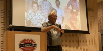 רפי נווה מרצה במפגש הסיליקון קלאב, 1 ביולי 2024. צילום: אבי ויזל