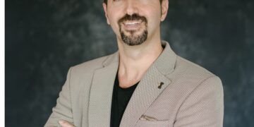 תומר גל, דלויט. קרדיט צילום אולגה סבינה