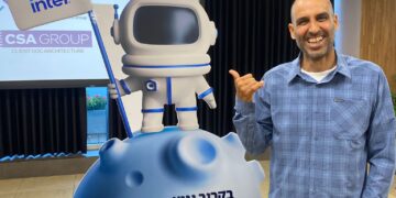 זוהר צבע, מוביל פיתוח מעבדי לונר לייק ופנתר לייק באינטל. צילום יחצ