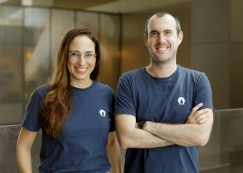 מימין גדי בנימיני ועדי נאור פומרנץ. צילום: עומר הכהן