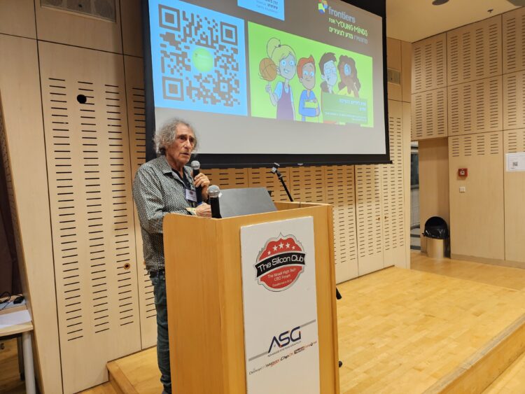 פרופ' עידן שגב בהרצאה במפגש הסיליקון קלאב בבית IBM. צילום: שמואל אוסטר.