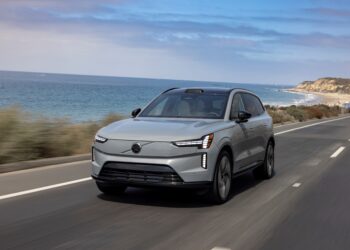 תכנון מכוניות חשמליות של וולוו בפלפטורמות של דאסו סיסטמס