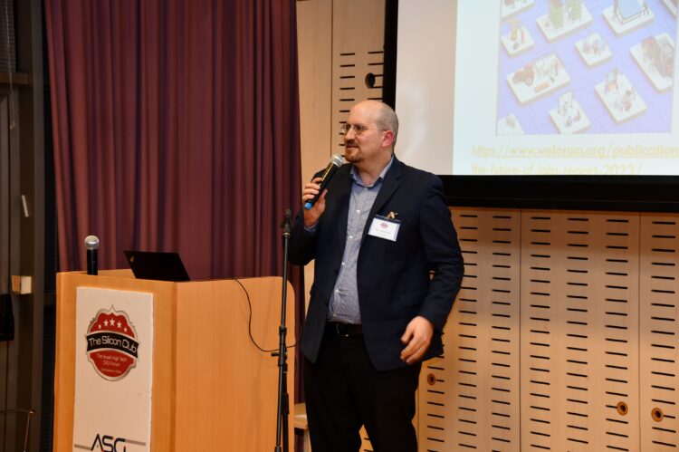 פרופ' יועד קנת במפגש פורום הסיליקון קלאב, 6/1/2025. צילום: שמואל אוסטר