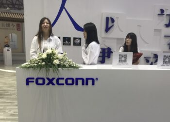 ביתן פוקסקון בתערוכת טכנולוגיה. צילום: אבי בליזובסקי