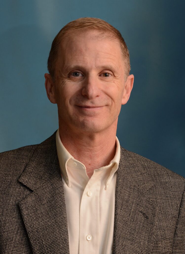 פרופ' גיל אפשטיין. צילום לוי משולם, מתוך ויקפדיה