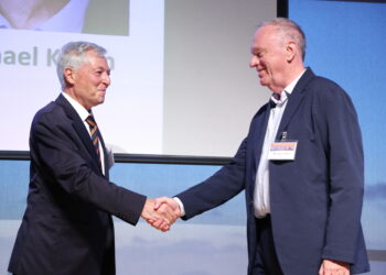 מיכאל קגן, ה-CTO של אנבידיה ביחד עם שלמה גרדמן בכנס ChipEx2025. צילום: ניב קנטור