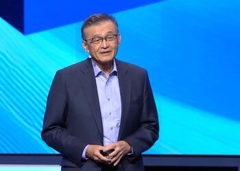 מנכ"ל אינטל ליפ-בו טאן. צילום מסך מערוץ היוטיוב של אינטל