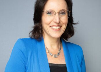 ענבר דג סמנכ"לית מו"פ בחברת פונוניקס. צילום באדיבותה