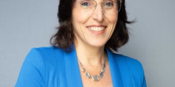 ענבר דג סמנכ"לית מו"פ בחברת פונוניקס. צילום באדיבותה