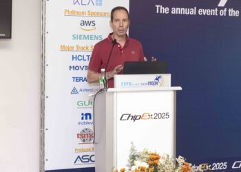 רוני פרידמן, מנהל מרכז הפיתוח של אפל בישראל בכנס ChipEx2025. צילום: לנס הפקות