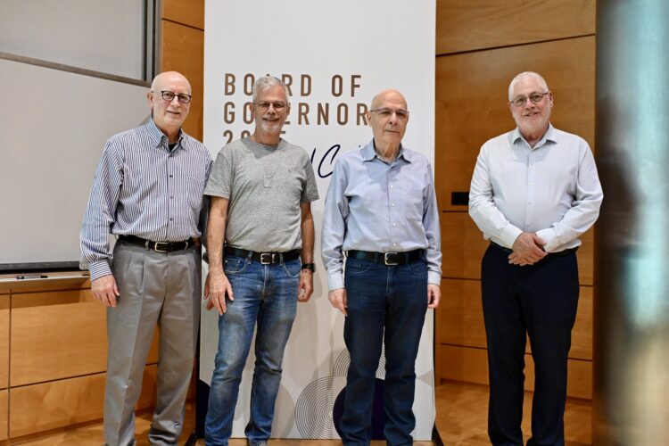 מימין לשמאל: נשיא הטכניון פרופ' אורי סיון, גדעון פרנק, דדי פרלמוטר ויו"ר הקורטוריון סקוט לימסטר. (קרדיט : רמי שלוש, דוברות הטכניון)