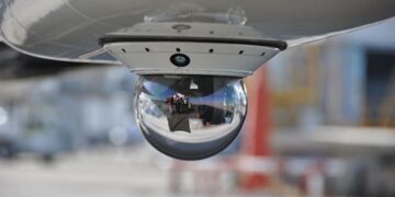 מערכת DIRCM של אלביט. הגודל הקומפקטי מבטיח שילוב קל במטוסים מבלי לפגוע בביצועים. צילום: אלביט מערכות