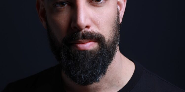 אדם שמוס. צילום: גילי יעקב