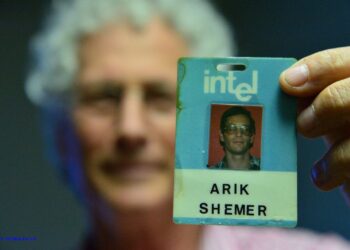 אריק שמר:"מאד מעניין אותי לפתור בעיות". העובד הוותיק ביותר באינטל פורש אחרי כמעט 50 שנה