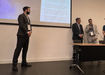 נציגי Toby, Texas Instruments, D3 Embedded ו-HTC במסיבת העיתונאים בכנס AUTOSENS/InCabin שהתקיים בברצלונה, 8 באוקטובר 2024. צילום: אבי בליזובסקי