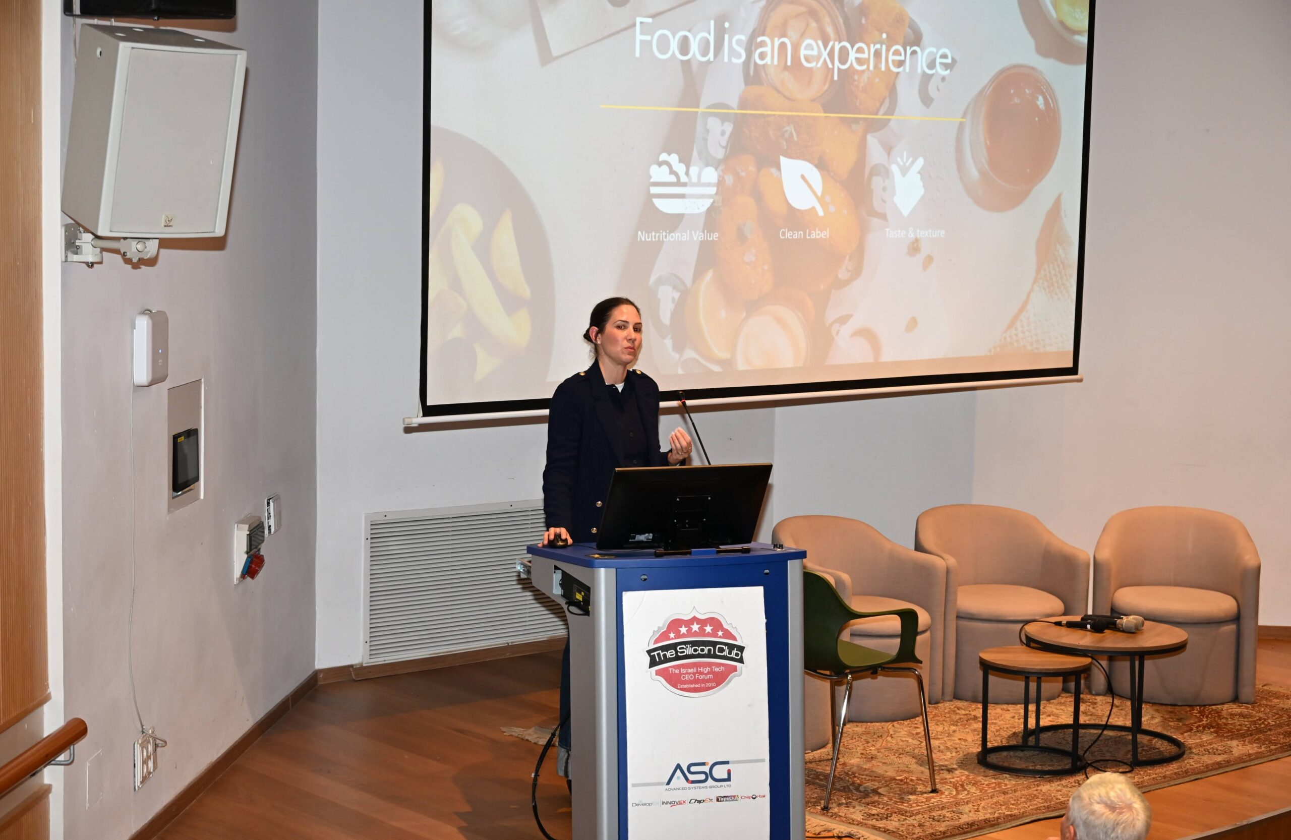 הדר אקהויז רזמוביץ׳, מנכ״לית meala foodtech, במפגש פורום הסיליקון קלאב, 29 בינואר 2025. צילום: שמואל אוסטר