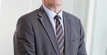 ג'ון נויפר. צילום יחצ, SIA